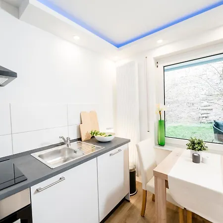 Bellabene Modernes Studio Apartment In Zentraler Lage Mit Terrasse, Parkplatz, Smarttv Pforzheim Exterior photo